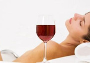 女性喝紅酒美容，一天喝多少比較好
