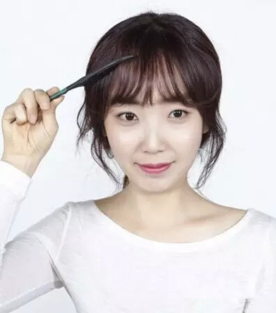 韓式空氣劉海新娘發(fā)型打造教程 韓式空氣劉海新娘發(fā)型打造教程