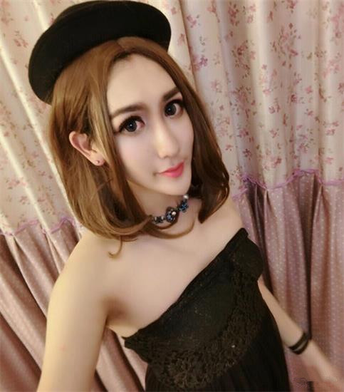 又見整容奇葩 蛇精男成蛇精女 又見整容奇葩 蛇精男成蛇精女