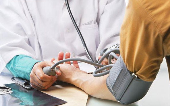 保護血管提升手腳溫度 握拳快走可改善 保護血管提升手腳溫度 握拳快走可改善