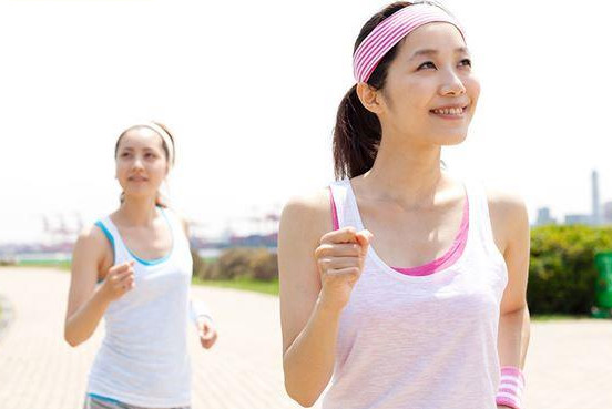 保護血管提升手腳溫度 握拳快走可改善 保護血管提升手腳溫度 握拳快走可改善