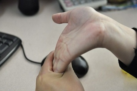 鼠標手怎么治療?治療鼠標手的保健動作 鼠標手怎么治療?治療鼠標手的保健動作