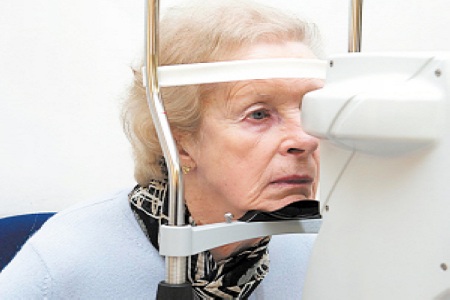 白內(nèi)障的早期癥狀 年紀(jì)大近視也會(huì)加深 白內(nèi)障的早期癥狀 年紀(jì)大近視也會(huì)加深