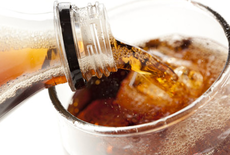 小孩經(jīng)常喝可樂對(duì)身體有什么危害