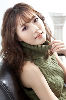 魅惑眼妝畫法 柔感煙燻眼影取代眼線 魅惑眼妝畫法 柔感煙燻眼影取代眼線