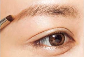 美眉也是化妝的重點(diǎn) 美眉也是化妝的重點(diǎn)