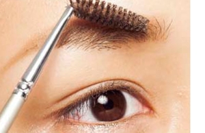 美眉也是化妝的重點(diǎn) 美眉也是化妝的重點(diǎn)