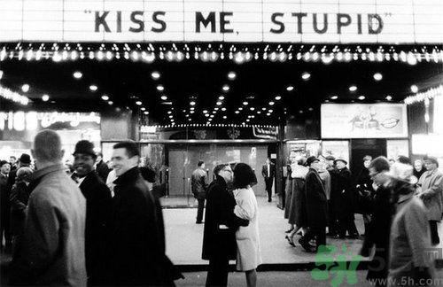 情侶必看 6個讓戀情升溫的小動作 情侶必看 6個讓戀情升溫的小動作