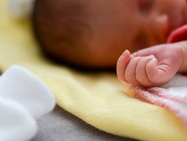 新生兒一天大便幾次是正常的.png 新生兒一天大便幾次是正常的.png