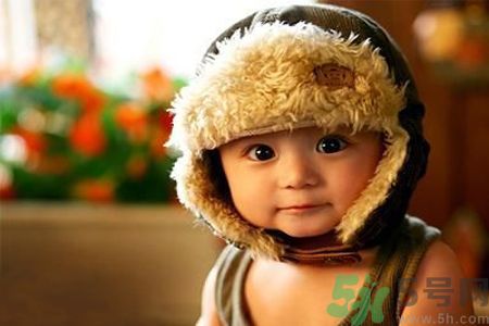 寶寶站立過早會(huì)引起腿變形嗎? 寶寶站立過早會(huì)引起腿變形嗎?