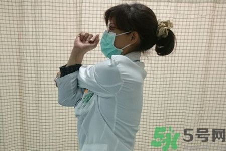 春節(jié)掃除前暖身操 避免腰酸背痛上身 春節(jié)掃除前暖身操 避免腰酸背痛上身