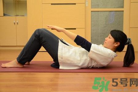 春節(jié)掃除前暖身操 避免腰酸背痛上身 春節(jié)掃除前暖身操 避免腰酸背痛上身