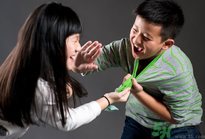 孩子抱怨不公平怎么辦?父母應(yīng)對孩子抱怨方法.png 孩子抱怨不公平怎么辦?父母應(yīng)對孩子抱怨方法.png