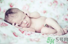 寶寶睡覺起來臉紅紅的是怎么回事怎么辦.png 寶寶睡覺起來臉紅紅的是怎么回事怎么辦.png