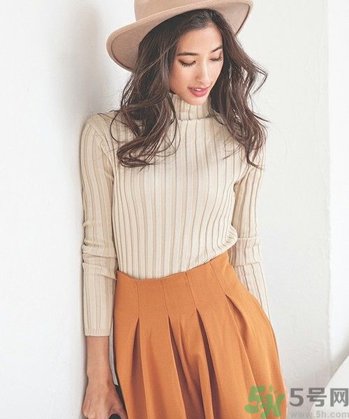 冬季毛衣搭配 最受歡迎的簡(jiǎn)約搭配 冬季毛衣搭配 最受歡迎的簡(jiǎn)約搭配