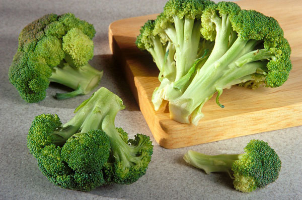 吃西蘭花可不可以長高 吃西蘭花能長高嗎 吃西蘭花可不可以長高 吃西蘭花能長高嗎