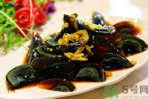 姜汁松花蛋的做法?生姜調(diào)蛋孕婦可以吃嗎 姜汁松花蛋的做法?生姜調(diào)蛋孕婦可以吃嗎