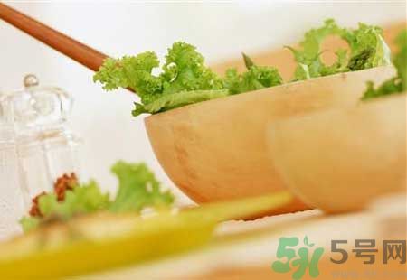 雞精和味精能同時放嗎?雞精和味精的區(qū)別 雞精和味精能同時放嗎?雞精和味精的區(qū)別