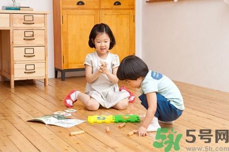 孩子手部靈活度怎么訓(xùn)練?巧手游戲6階段強化手部靈活 孩子手部靈活度怎么訓(xùn)練?巧手游戲6階段強化手部靈活