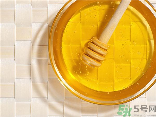 花粉過敏能吃蜂蜜嗎？花粉過敏可以喝蜂蜜嗎？