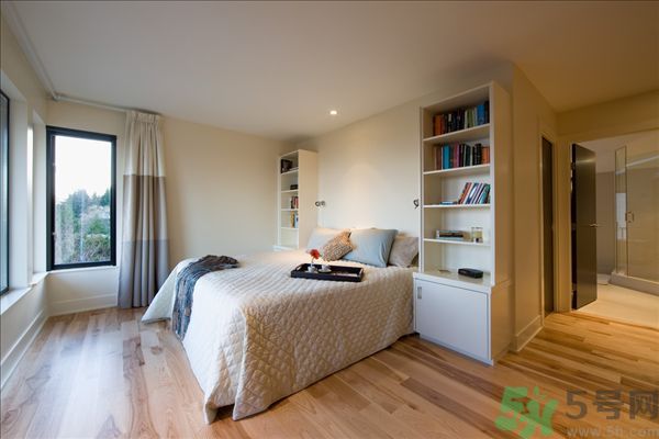 睡覺頭朝哪個方向最好?睡覺頭朝北腳朝南好嗎？