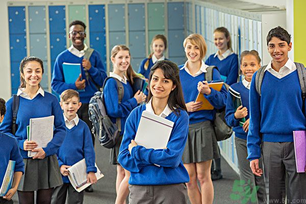 14歲男生怎樣變帥？我14歲怎么讓自己變帥？