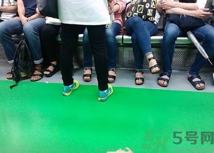 撞衫不可怕誰丑誰尷尬sunshine 撞衫不可怕誰丑誰尷尬sunshine