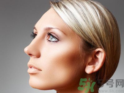 13歲長白頭發(fā)怎么辦？長白頭發(fā)的原因是什么？