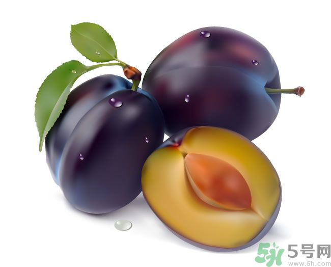 1.保養(yǎng)皮膚：水果中含豐富的抗氧化物質(zhì)維生素E和微量元素，可以滋養(yǎng)皮膚，其美容效果可不是一般的化妝品可比的。