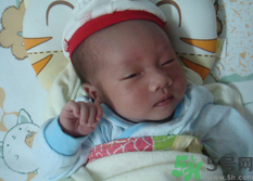 寶寶經(jīng)常搖頭撓耳朵是怎么回事?寶寶搖頭撓耳朵怎么辦.png 寶寶經(jīng)常搖頭撓耳朵是怎么回事?寶寶搖頭撓耳朵怎么辦.png