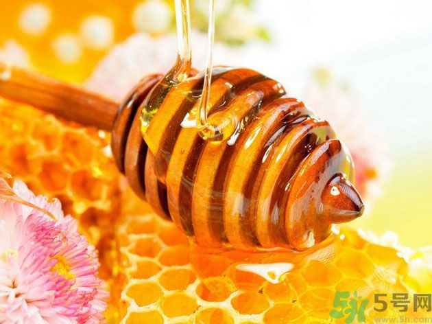 寶寶能吃蜂蜜嗎？怎么給寶寶吃蜂蜜才好？