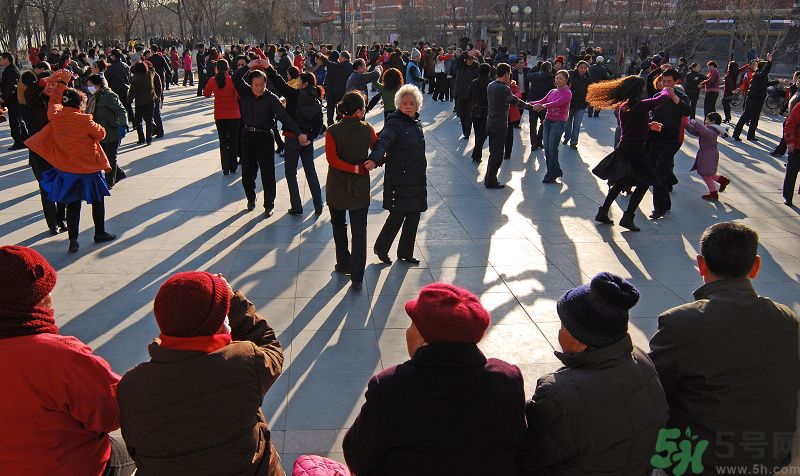 晚飯后跳廣場舞好嗎？晚飯后跳廣場舞有什么好處？
