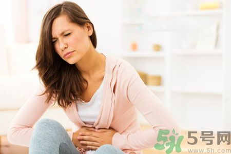 月經(jīng)不舒服怎么辦？幫助女友調(diào)理月經(jīng)不適的好方法