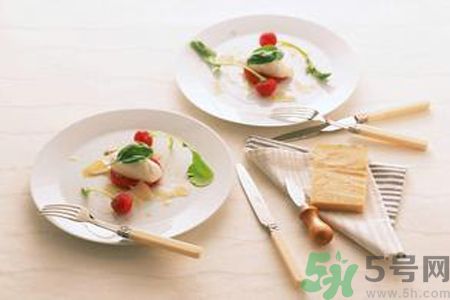 吃西餐刀叉怎么拿？吃西餐的正確方法是什么？
