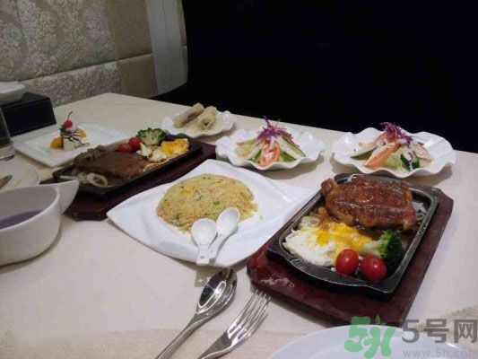 吃西餐刀叉怎么拿？吃西餐的正確方法是什么？