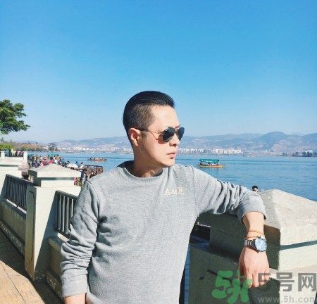 47歲老爸顏值逆天 47歲老爸保養(yǎng)怎么做的？