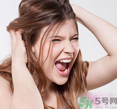 頭發(fā)分叉怎么辦？頭發(fā)油怎么辦？