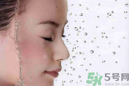 皮膚起皮怎么辦？皮膚起皮用什么護(hù)膚品？