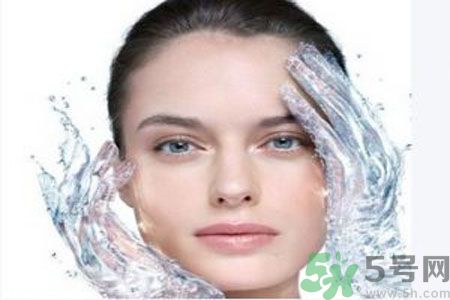 皮膚起皮怎么辦？皮膚起皮用什么護(hù)膚品？