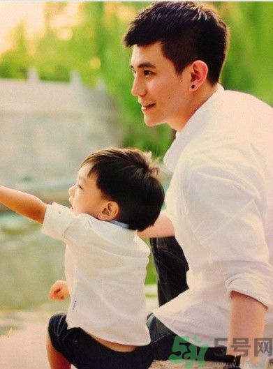 爸爸能單獨照顧寶寶嗎？爸爸怎樣照顧寶寶？