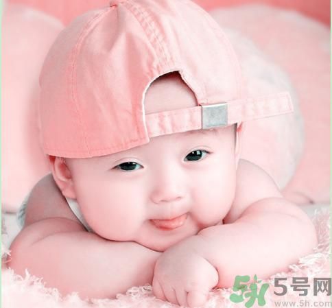 爸爸能單獨照顧寶寶嗎？爸爸怎樣照顧寶寶？