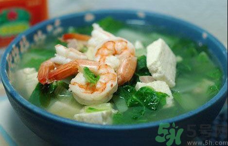 菠菜可以喝豆腐一起吃嗎？菠菜可以喝蝦一起吃嗎？