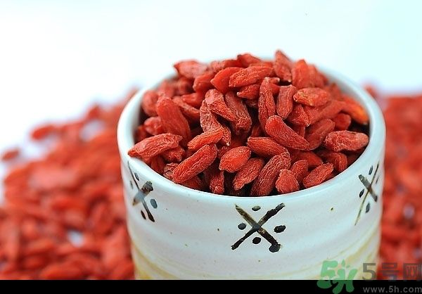 吃枸杞能治體虛嗎？怎么正確吃枸杞？