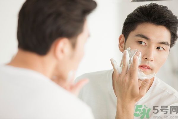 我16歲刮胡子還長個嗎？16歲刮胡子影不影響長高？