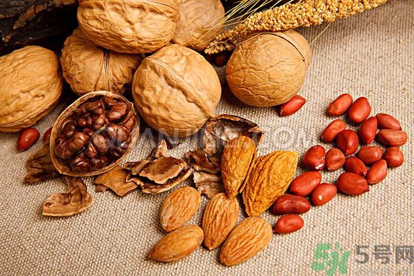 吃新鮮水果能抗皺嗎？防皺紋要吃什么？