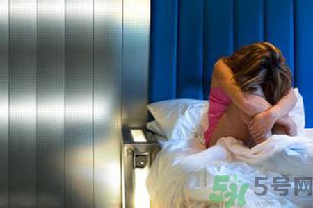 痛經(jīng)嘔吐是什么原因？痛經(jīng)嘔吐怎么辦？