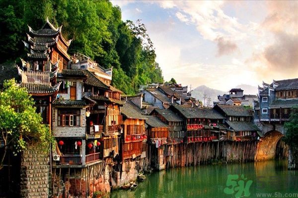 什么地方適合情侶旅游?旅游帶什么東西？