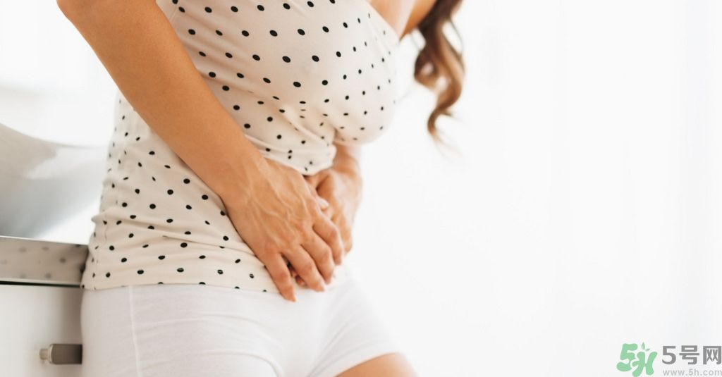 肚子摸起來涼冰冰的是怎么回事？肚臍上面涼怎么辦？