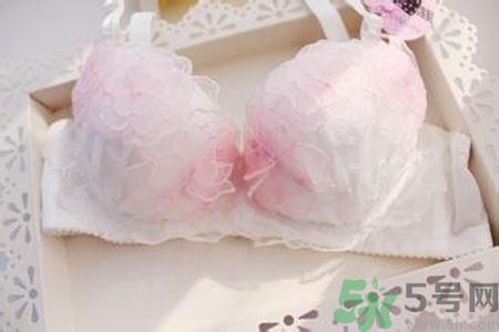 什么內(nèi)衣聚攏效果好？什么內(nèi)衣穿著舒服？