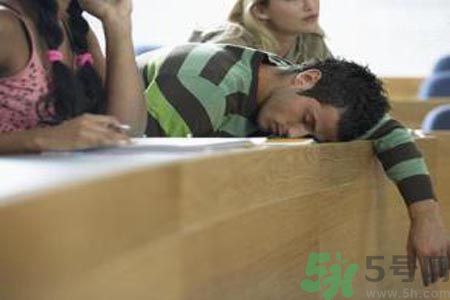 睡覺流口水是什么原因？睡覺流口水怎么辦？